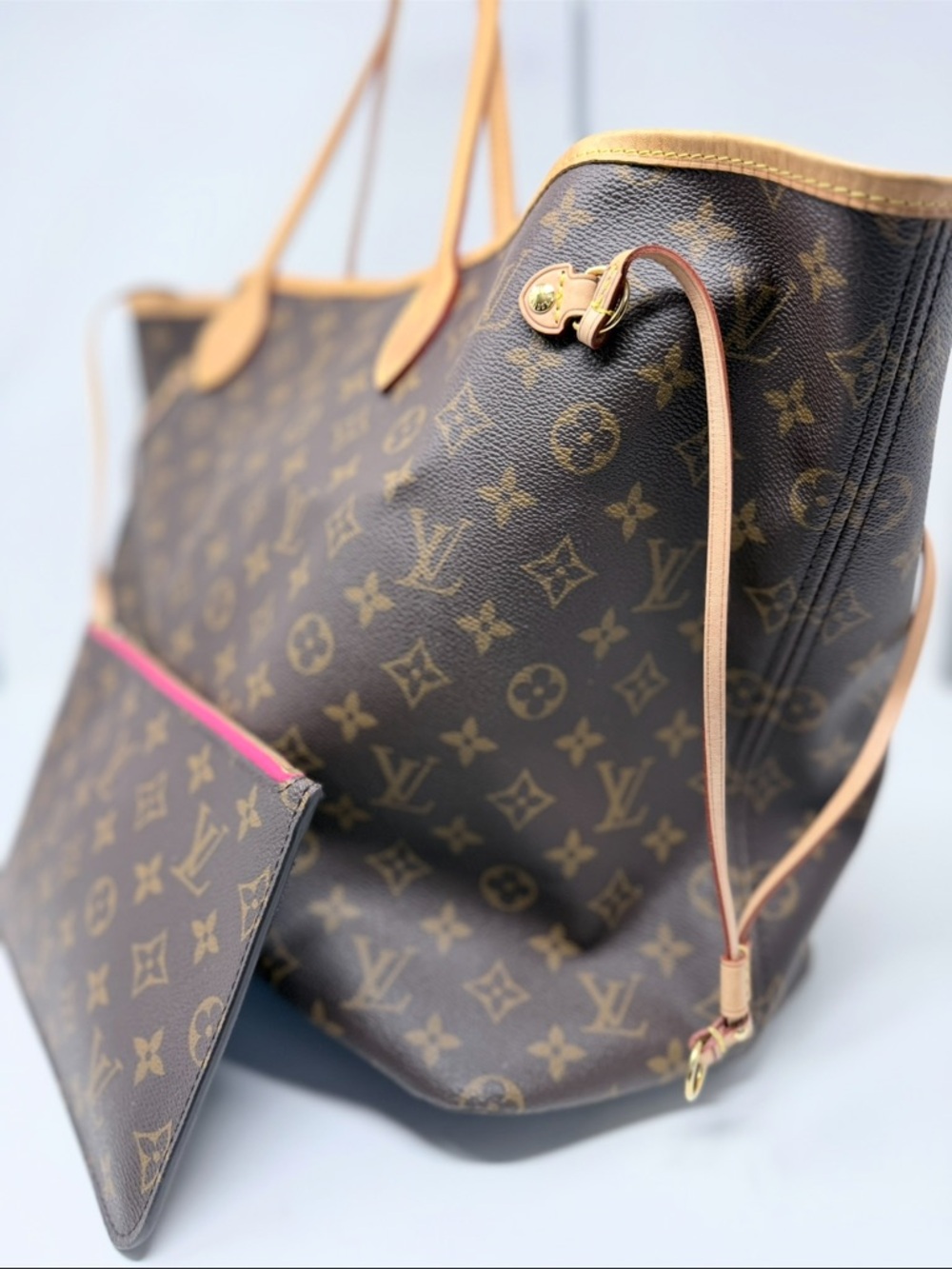 Louis Vuitton Monogram Neverfull Tote in Brown with Pink-Trim Pouch - Picture 3 of 4